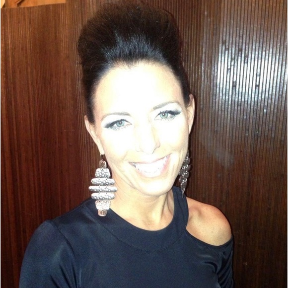 Meet your Posher, Jennifer - Picture 6 of 6